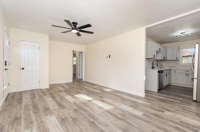 Building Photo - 116 S Hammes Ave