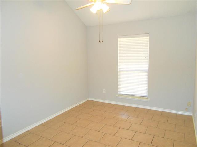 Building Photo - 914 Heritage Pkwy S