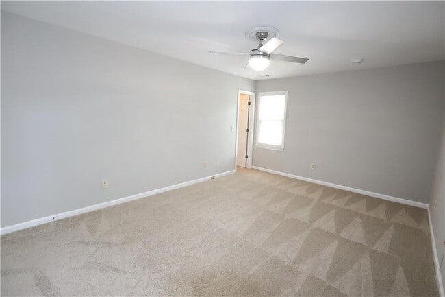 Building Photo - 1359 Oakengate Dr