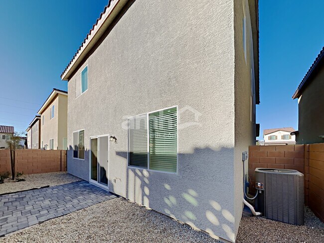 Building Photo - 6034 Schmidt St