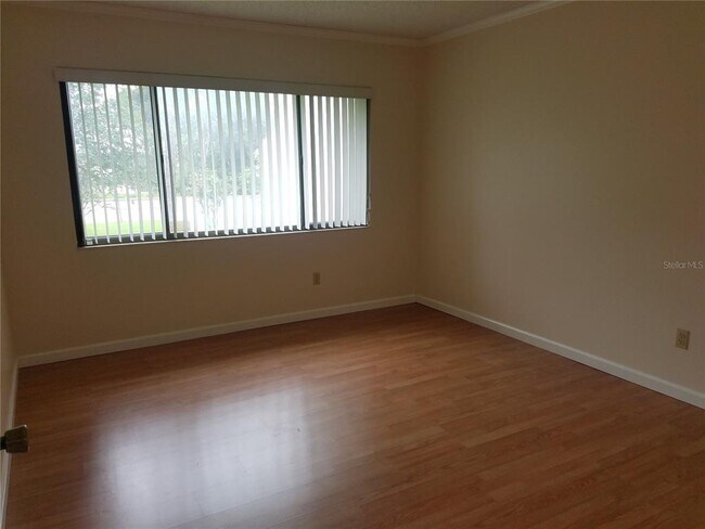 Building Photo - 5421 Vineland Rd