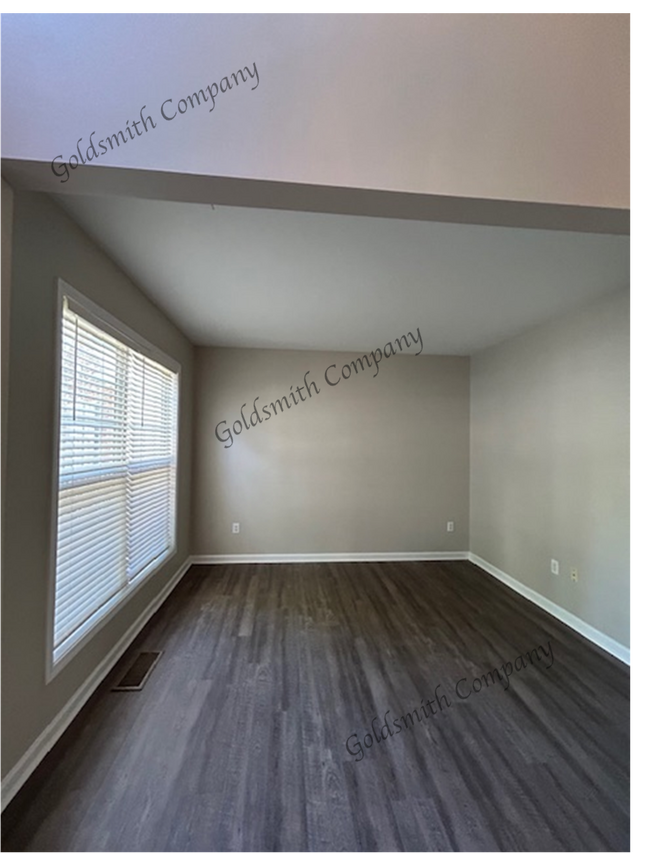 Building Photo - "Spacious 4-Bed Oasis with 2.5 Baths on Collingsworth Lane"