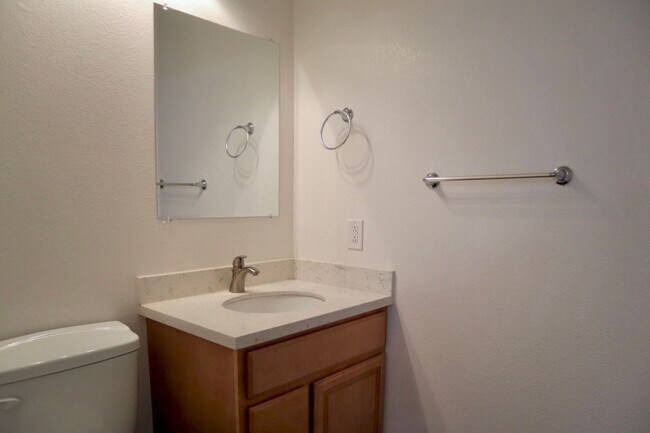 Building Photo - Beautiful Single Family Home in Niles Dist...