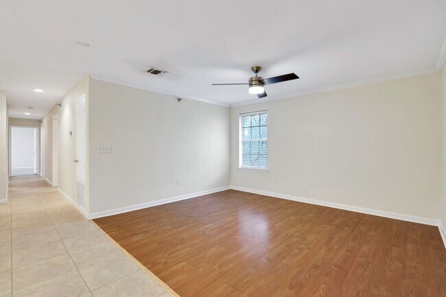 Building Photo - 7323 Snowden Rd