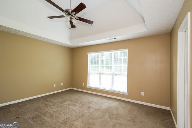 Building Photo - 5041 Ambassador Dr