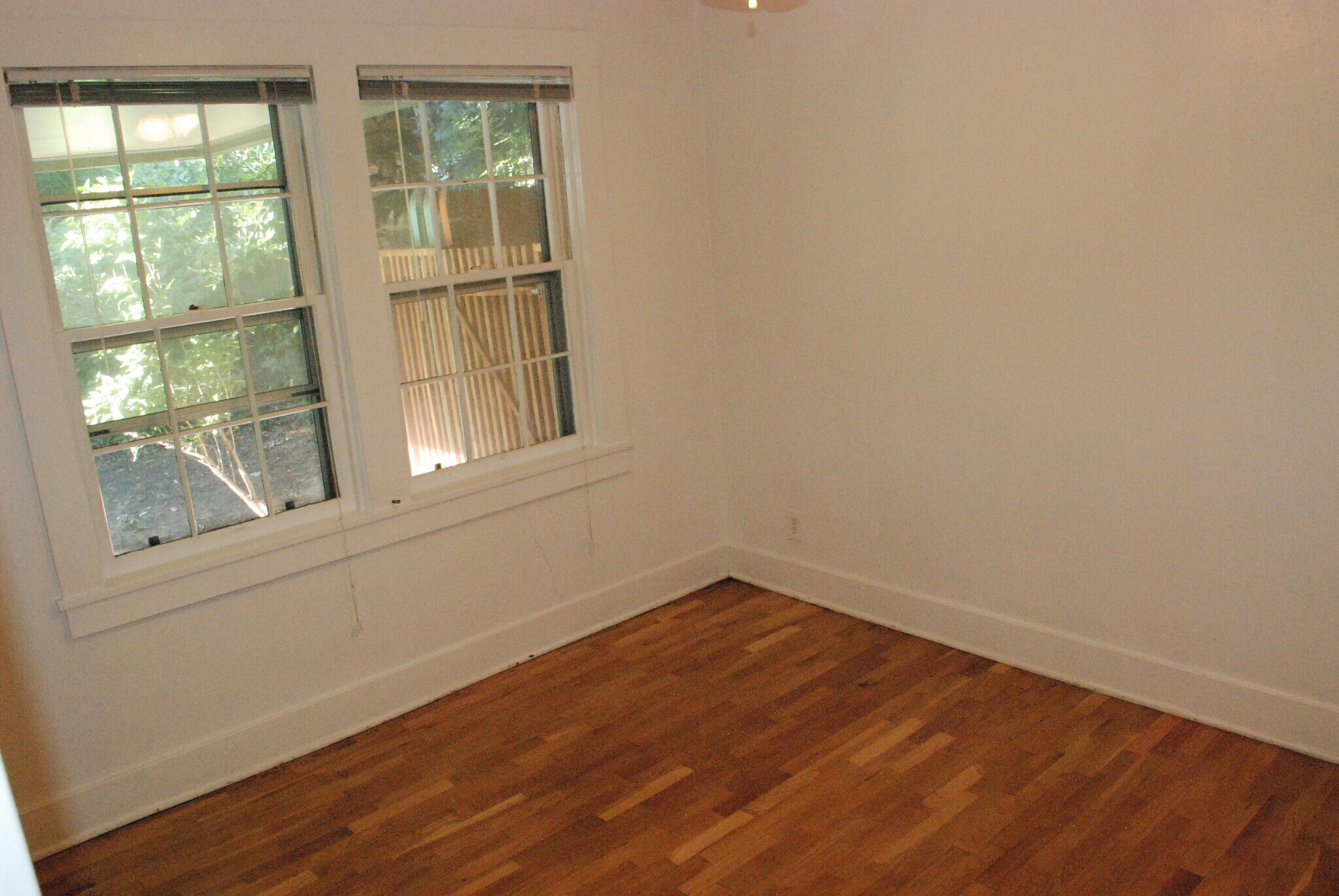 Building Photo - 1032 Lincoln Pl