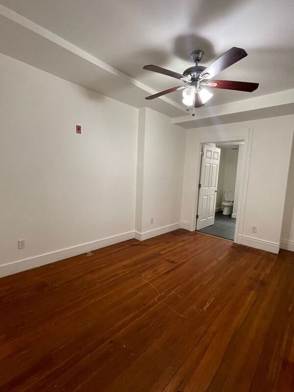 Building Photo - 407 N Charles St