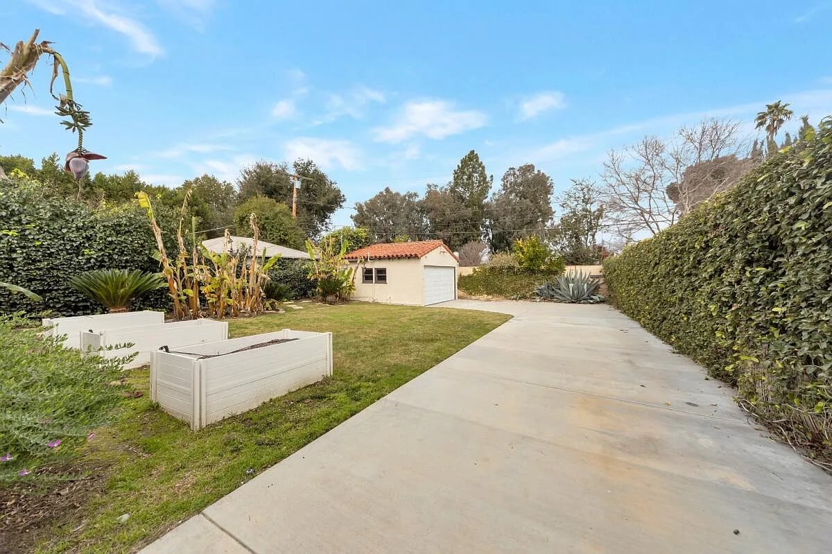 Building Photo - 22051 Crespi St
