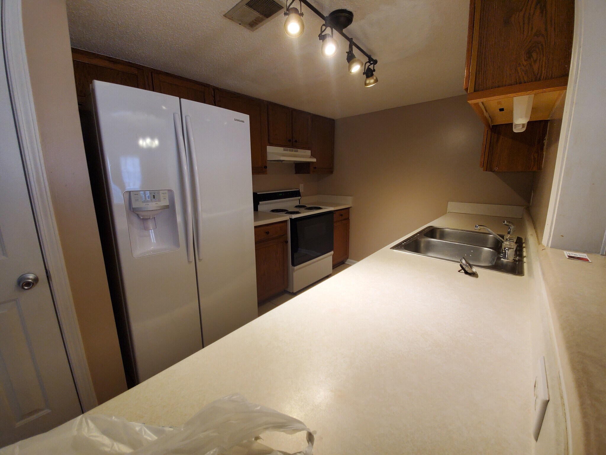 Building Photo - 4736 Cheshire Cir