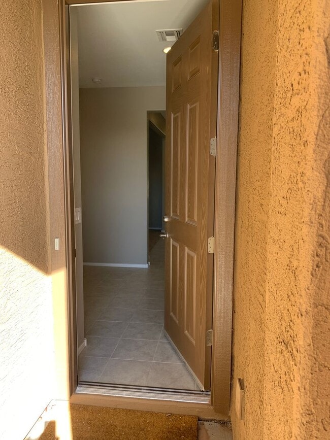 Building Photo - 3 Bedroom 2 Bath Home with 2 car garage, only built in 2020