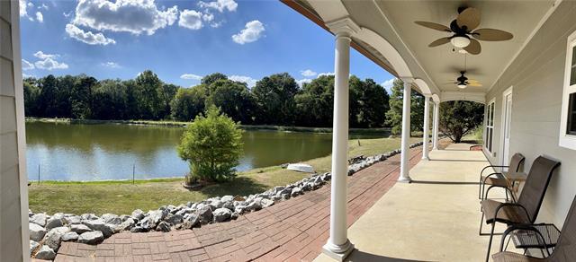 Building Photo - 324 FM 1971