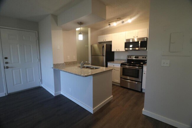 Building Photo - 400 Lake Placid Ct