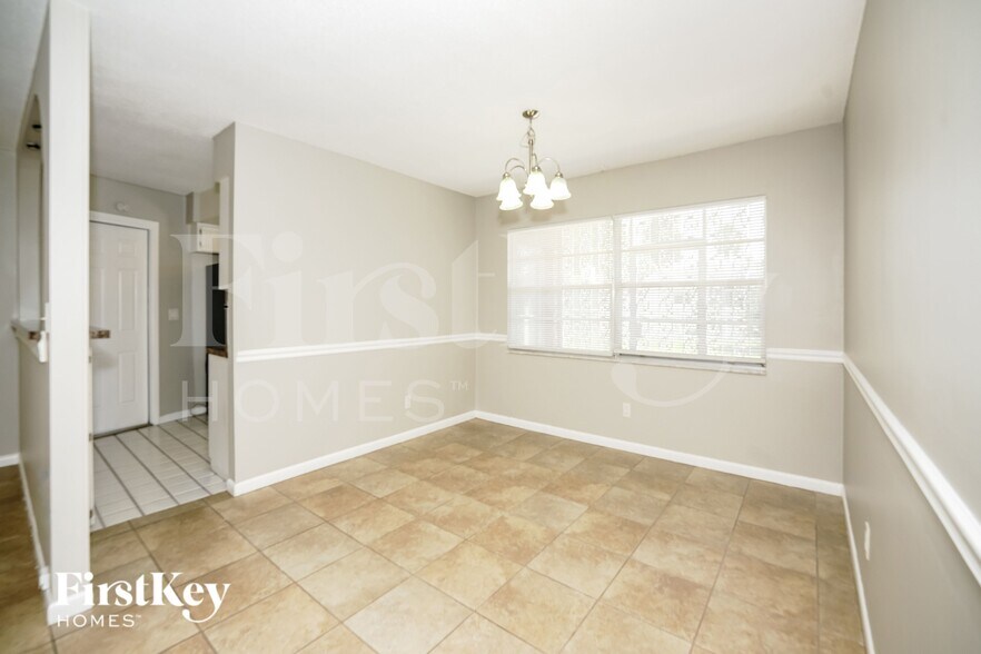Building Photo - 1337 Mardrake Rd