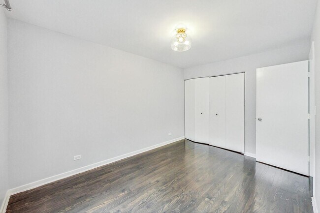 Building Photo - 1449 W Lexington St