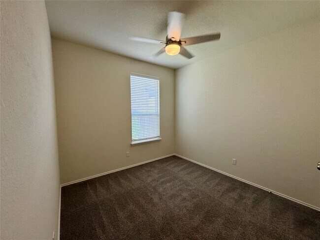 Building Photo - 546 Pepperbark Loop