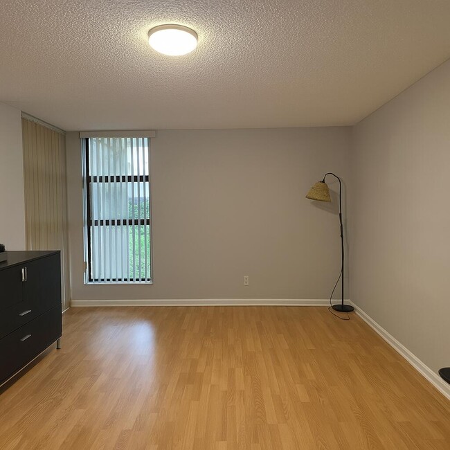 Building Photo - 6417 La Costa Dr