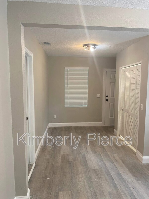 Building Photo - 117 W 26th St