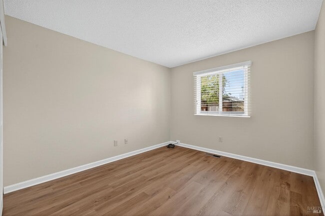 Building Photo - 4533 Hillview Ct