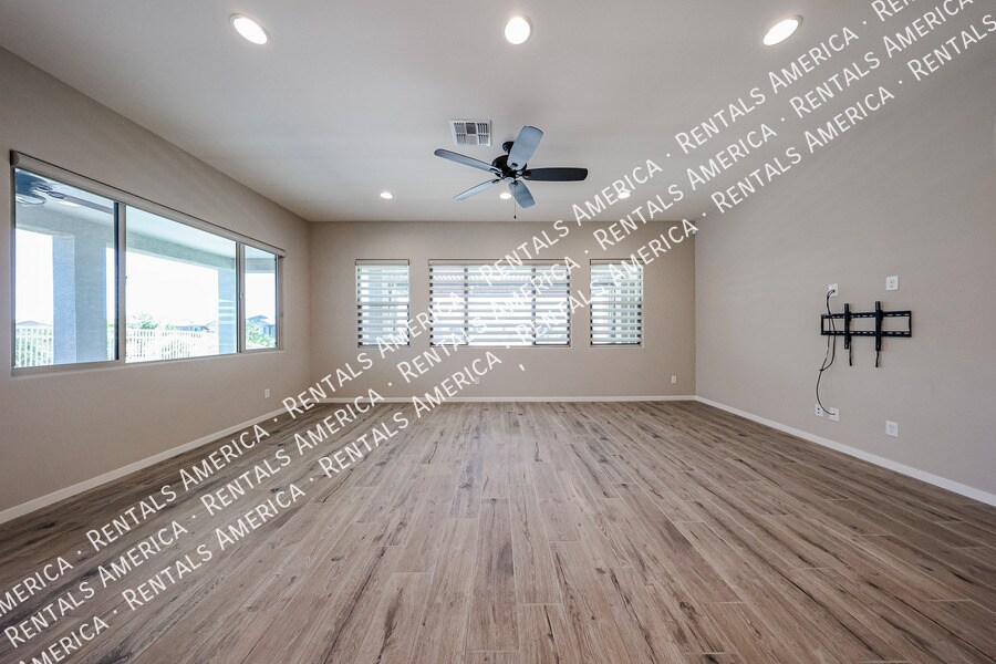 Building Photo - 42085 W Morning Glory Way