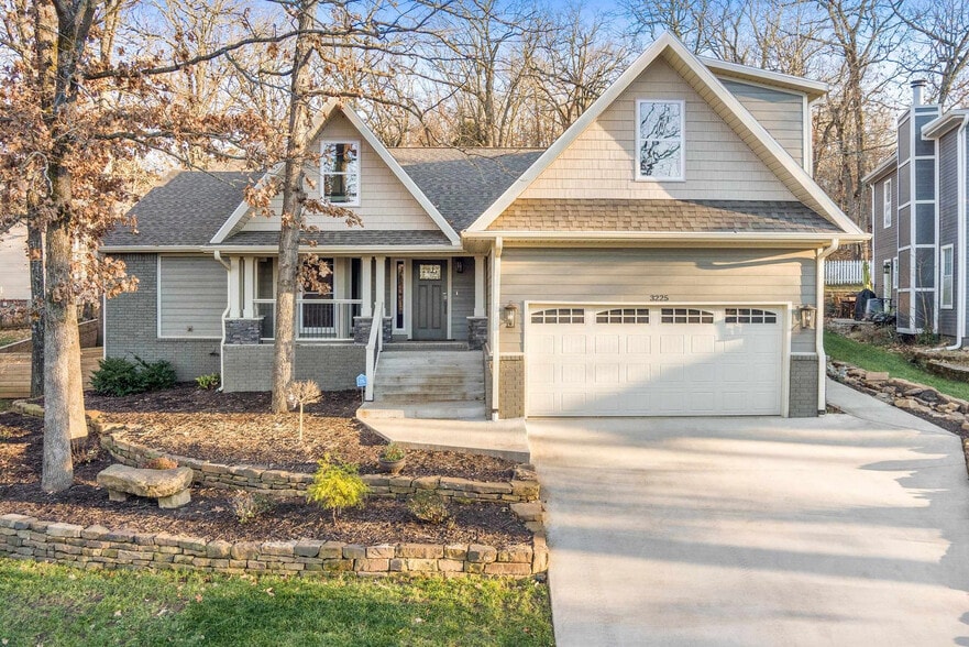 Building Photo - 3225 N Kings Cross