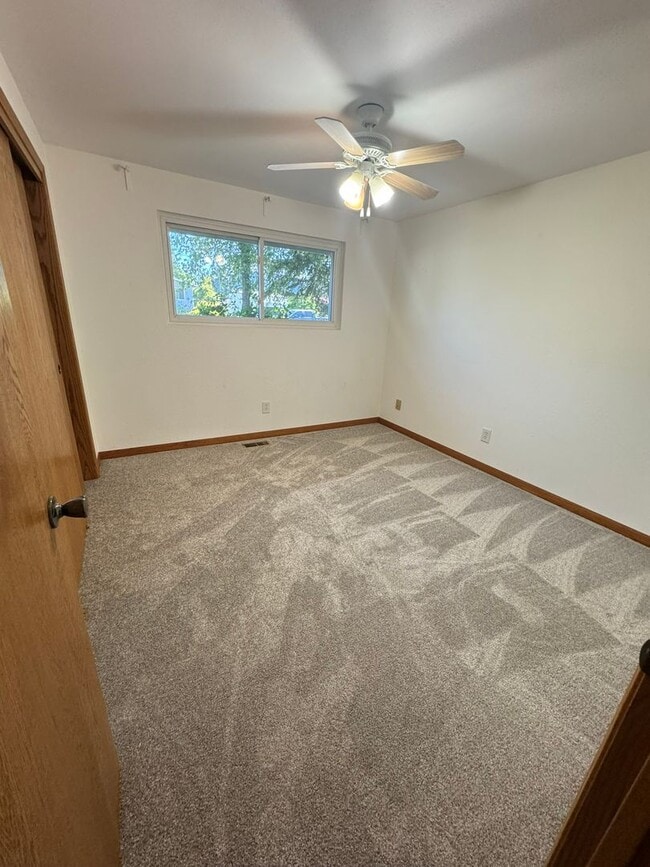 Building Photo - 3Bd/2Ba Kent House