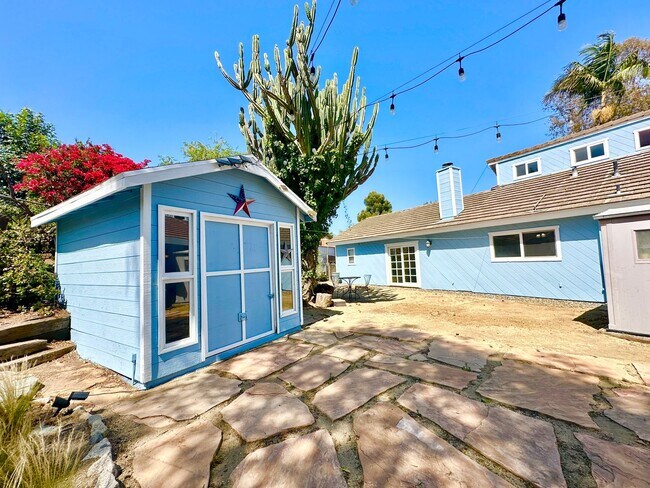 Building Photo - Beautiful Home, in Quiet Country Setting, Large, Private, Fenced Yard Space, with Landscaper Incl...