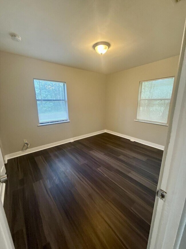 Building Photo - 3 bedroom in Jacksonville FL 32218