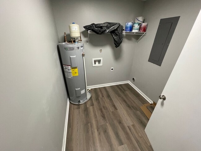 Building Photo - Brick Home For Rent Shelbyville