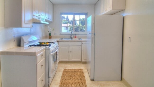 Building Photo - 505 Columbia Ave