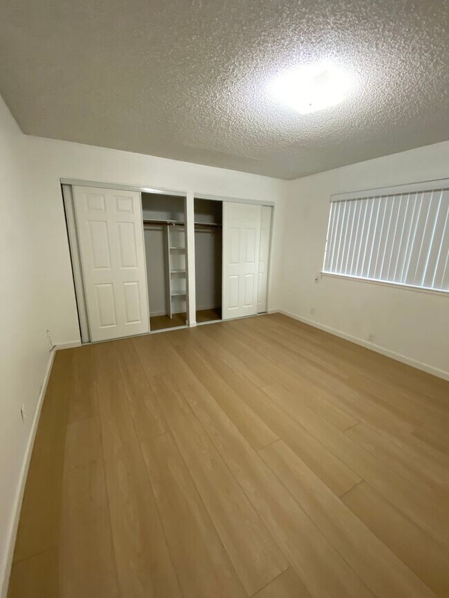 Building Photo - Available NOW - Cute 3 Bed 2 bath home in ...