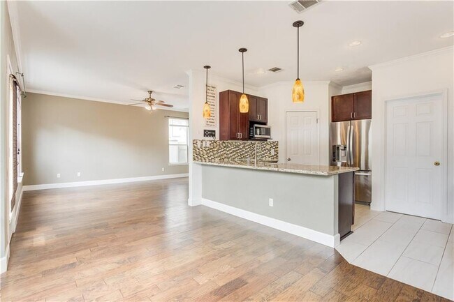 Building Photo - 13401 Gent Dr