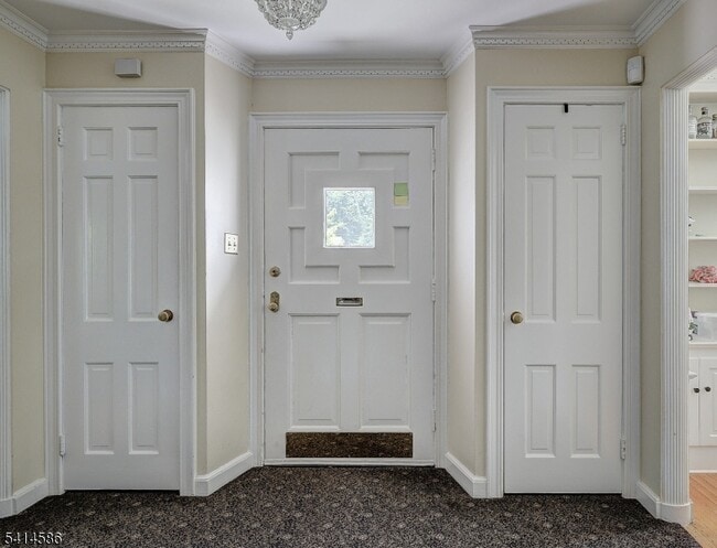 Building Photo - 548 Hartford Ct