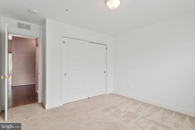 Building Photo - 703 Skippers Ln