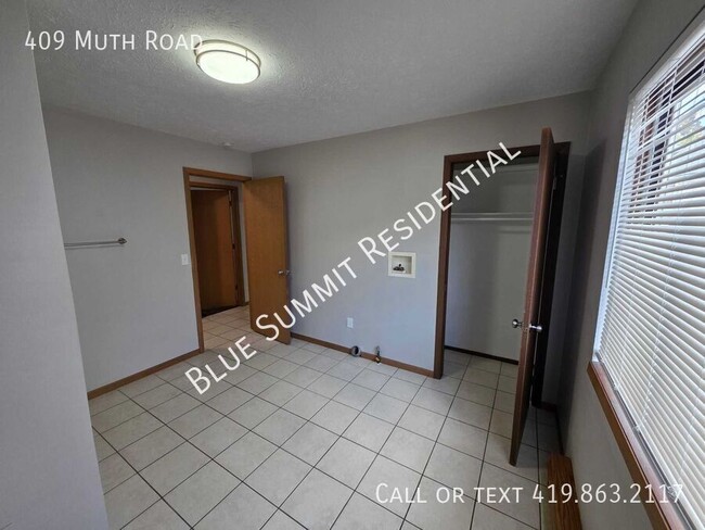 Building Photo - 409 Muth Rd