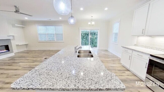 Building Photo - 6504 Oak Canopy Dr