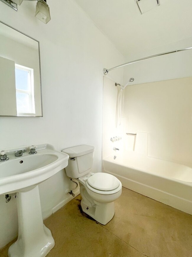 Building Photo - A Newly Remodeled 3 Bedroom