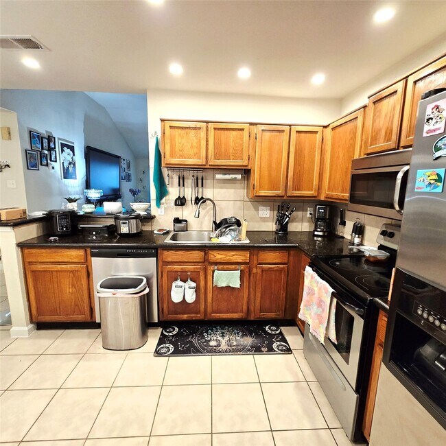 Building Photo - 3722 Westheimer Pl Dr