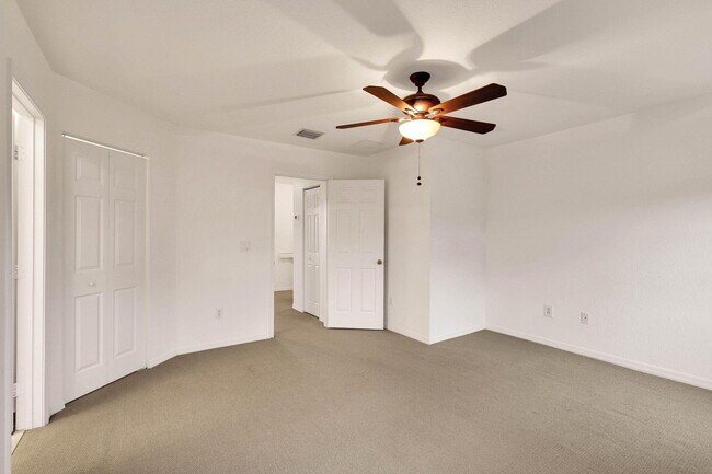 Building Photo - 2988 SE Lexington Lakes Dr