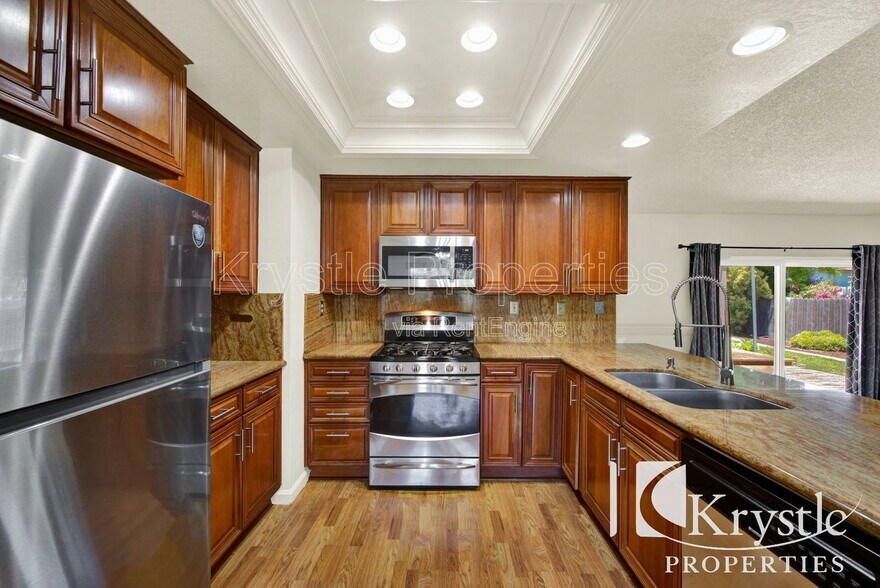 Building Photo - 115 Daffodil Cir