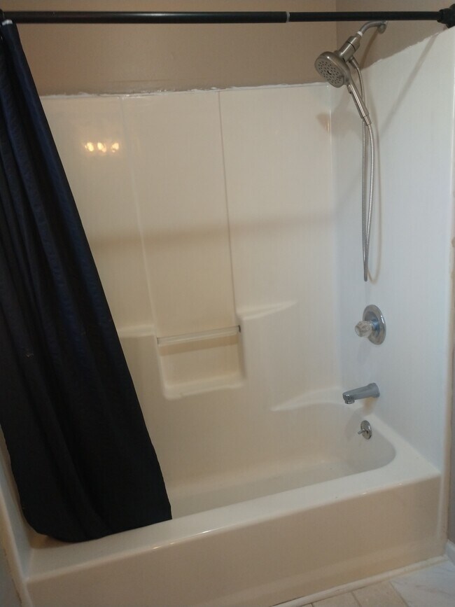 Building Photo - 709 Littlebrook Rd