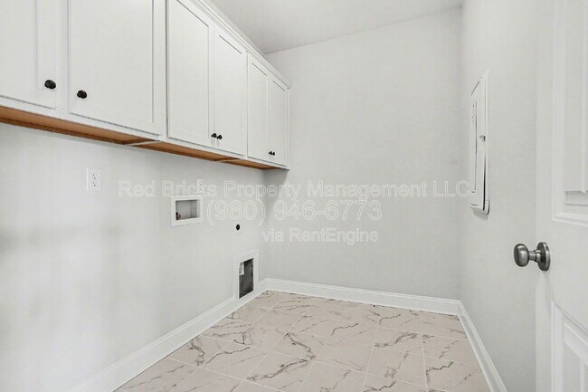 Building Photo - 4611 Tulle Dr