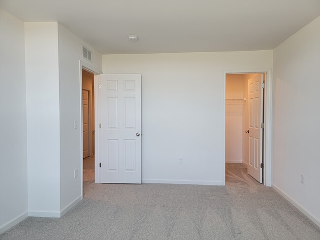 Building Photo - 2129 S Autumn Chase Dr