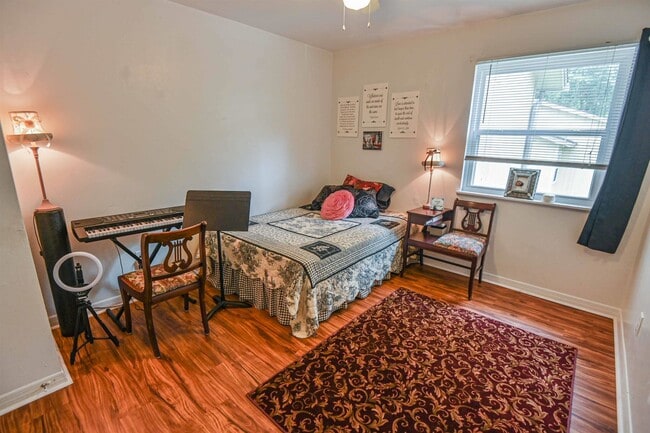 Building Photo - 809 California St