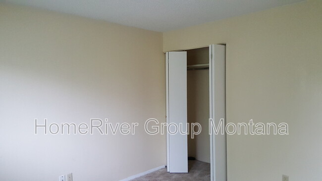 Building Photo - 4857 Country Club Ln
