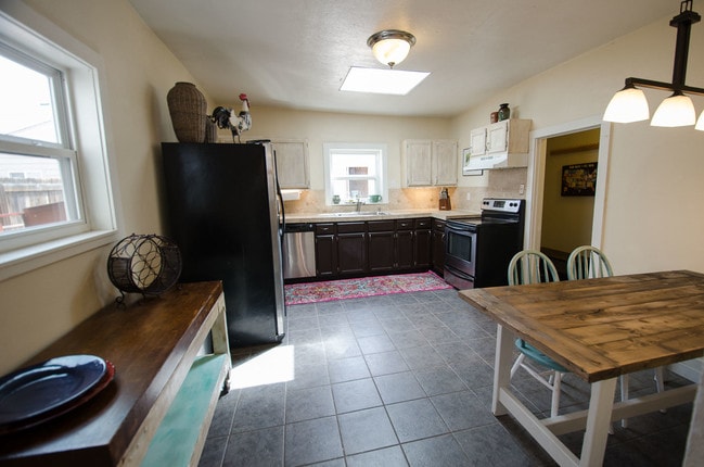 Building Photo - 2444 N Clarkson St