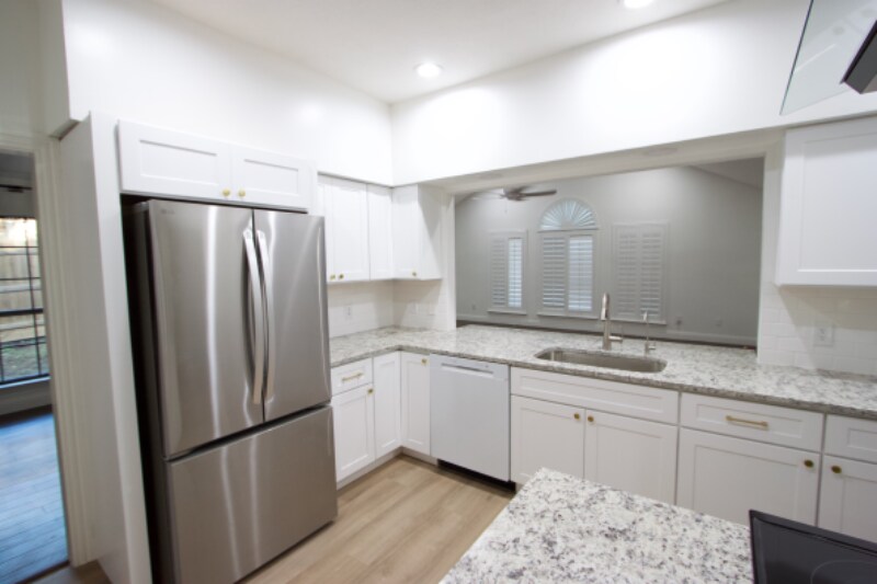Building Photo - 320 Heneretta Dr