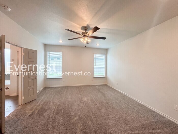 Building Photo - 870 Freedom Cir