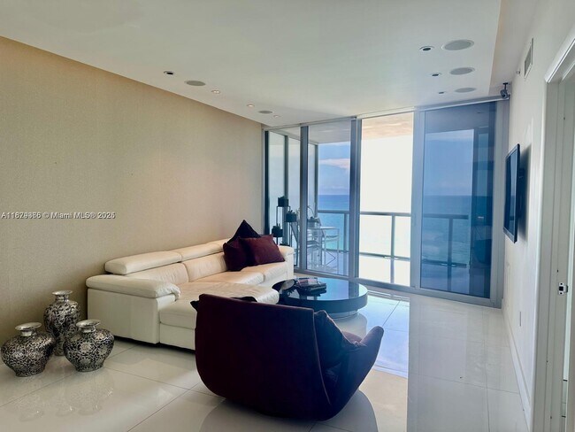 Building Photo - 17121 Collins Ave