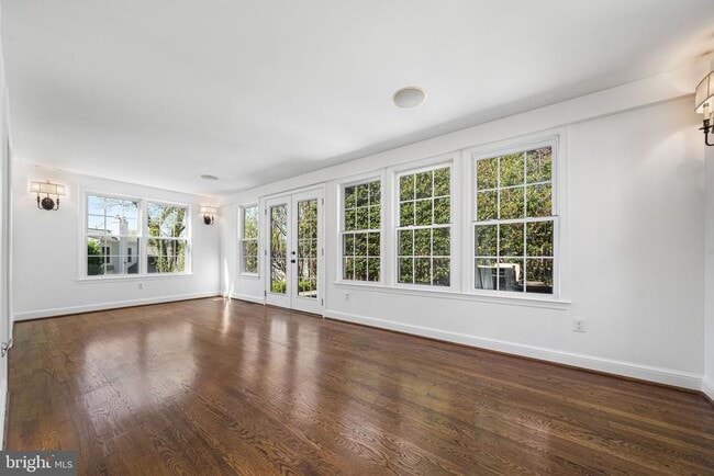 Building Photo - 2718 S June St