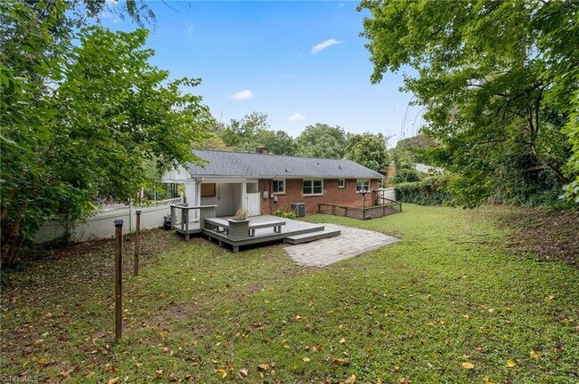 Building Photo - 3 Bedroom Ardmore Home- Pets Welcome-Flexible Lease Lengths Available